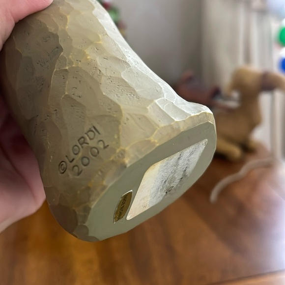 Vintage 2002 Willow tree  Figurine of Woman Holding Lamb” peace on earth - Picture 7 of 8